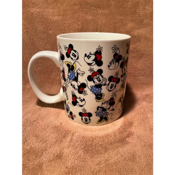 Disney Retro Minnie Mouse 14oz Coffee Mug - Picture 2 of 2